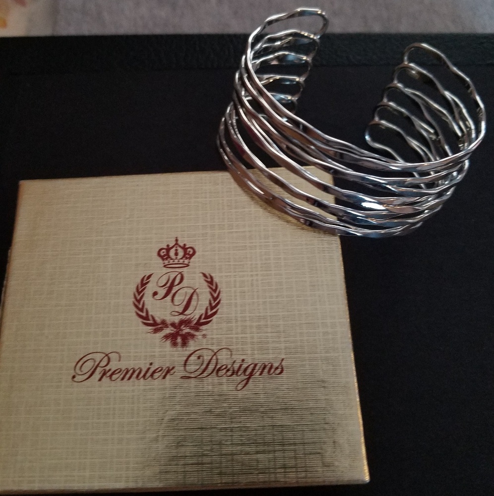 Cuff bracelet